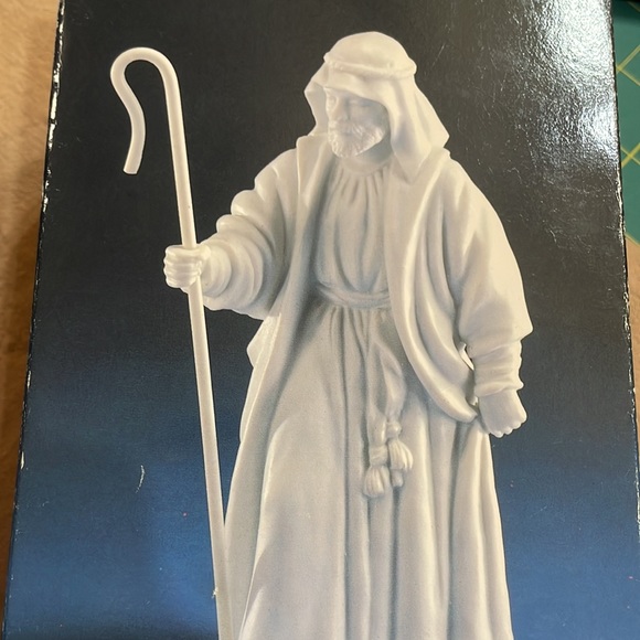 Avon Nativity Collectibles The Shepherd Porcelain Figurine. Excellent Condition. - Picture 1 of 12